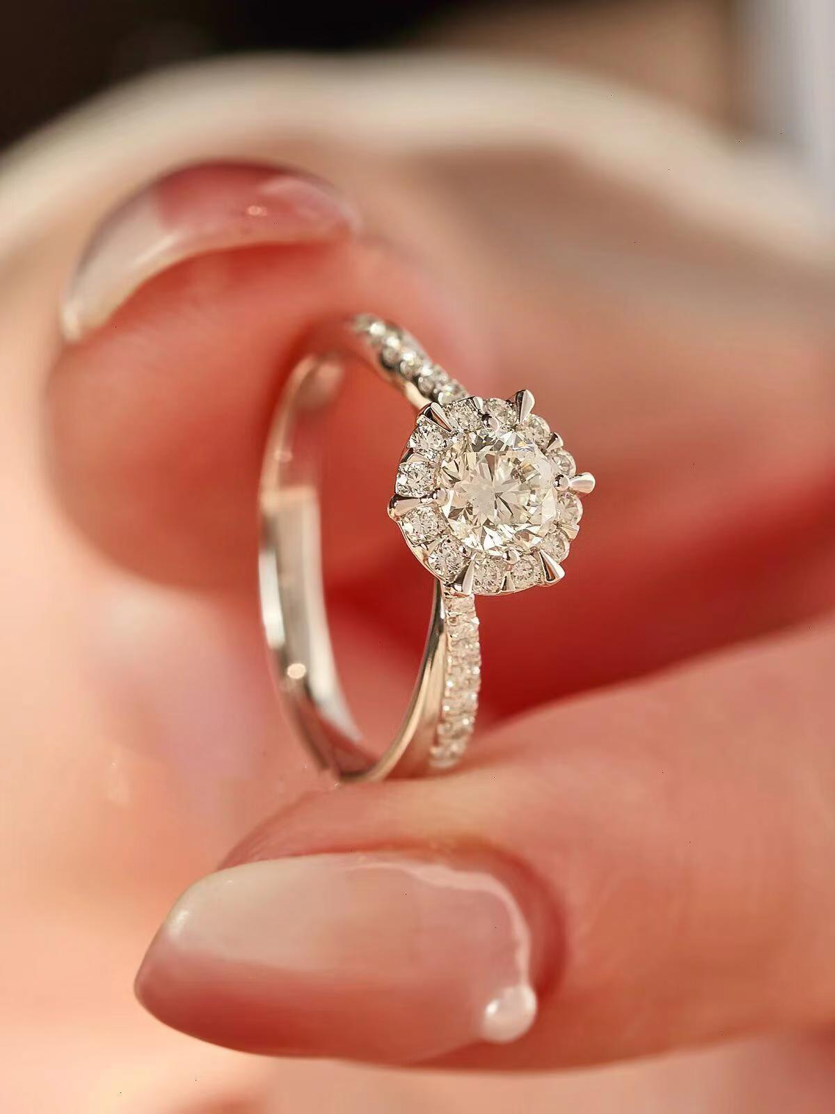 Moissanite Lumière Halo Ring | Ring | Moissanite & 18k Gold – Lunari Jewellery