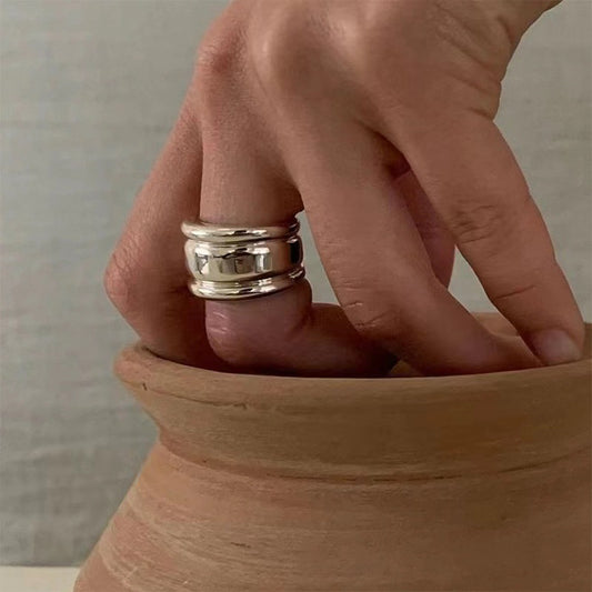 Silver Vase Band | Ring | S925 Sterling Silver โ Lunari Jewellery