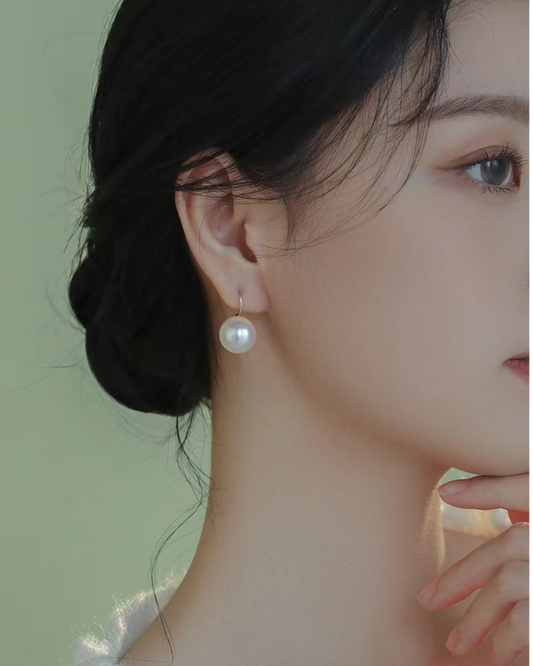 Nimbus Pearl Drops | Earrings | Natural Pearl & 18k Gold – Lunari Jewellery