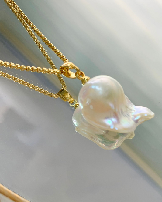 Solace Baroque Pendant Necklace | Necklace | Natural Pearl & 18k Gold – Lunari Jewellery