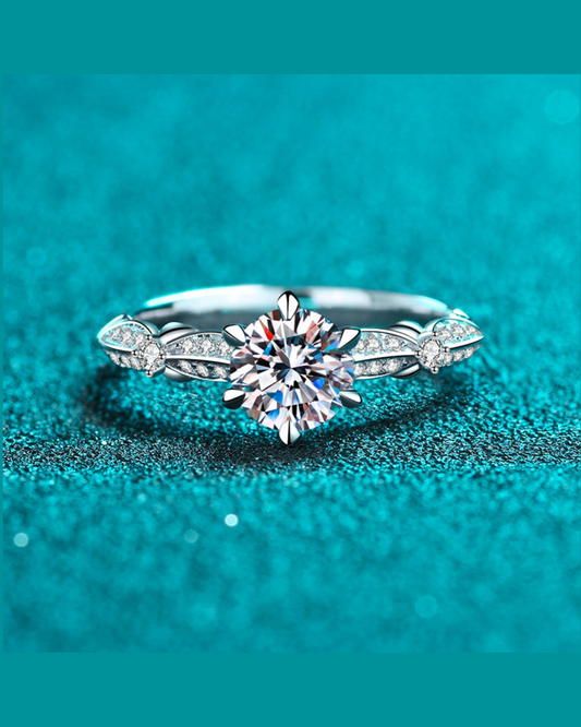 Moissanite Bloomheart Ring | Ring | Moissanite & 18k Gold β Lunari Jewellery