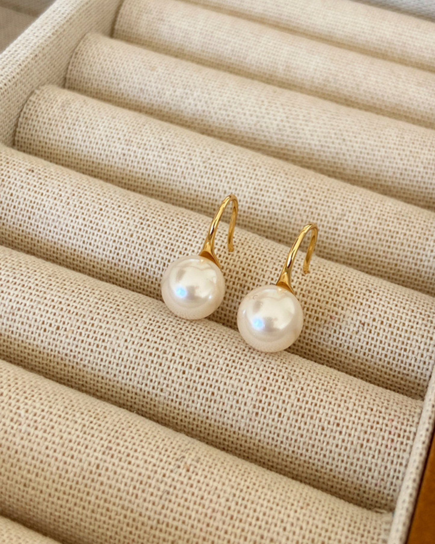 Nimbus Pearl Drops | Earrings | Natural Pearl & 18k Gold – Lunari Jewellery