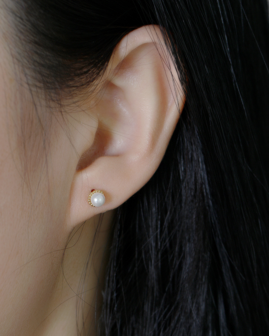 Halo Pearl Studs | Earrings | Natural Pearl & 18k Gold – Lunari Jewellery