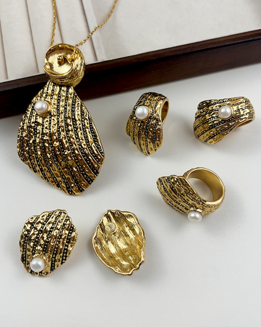 Orla Pearl Set | Jewellery | Natural Pearl & 18k Gold โ Lunari Jewellery