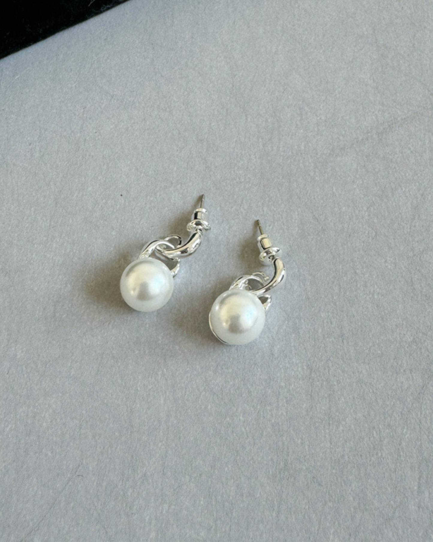 Orb Essence Earrings | Earrings | Natural Pearl & 18k Gold β Lunari Jewellery