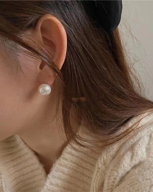 Ivory Pearl Studs | Earrings | Natural Pearl & 18k Gold – Lunari Jewellery