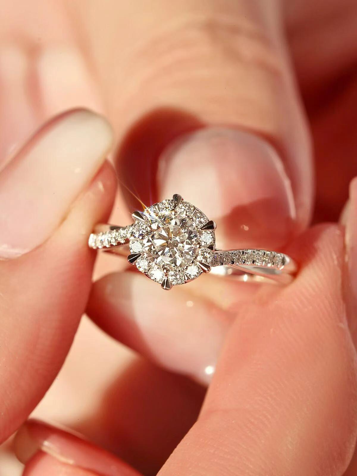 Moissanite Lumière Halo Ring | Ring | Moissanite & 18k Gold – Lunari Jewellery