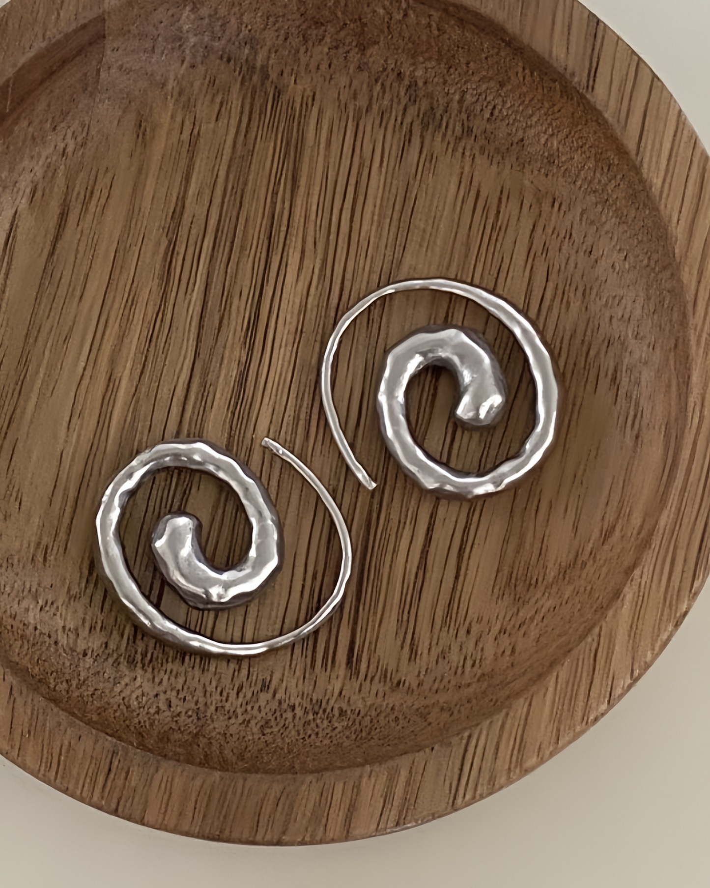 Spira Hoops | Earrings | Rhodium & S925 Silver – Lunari Jewellery