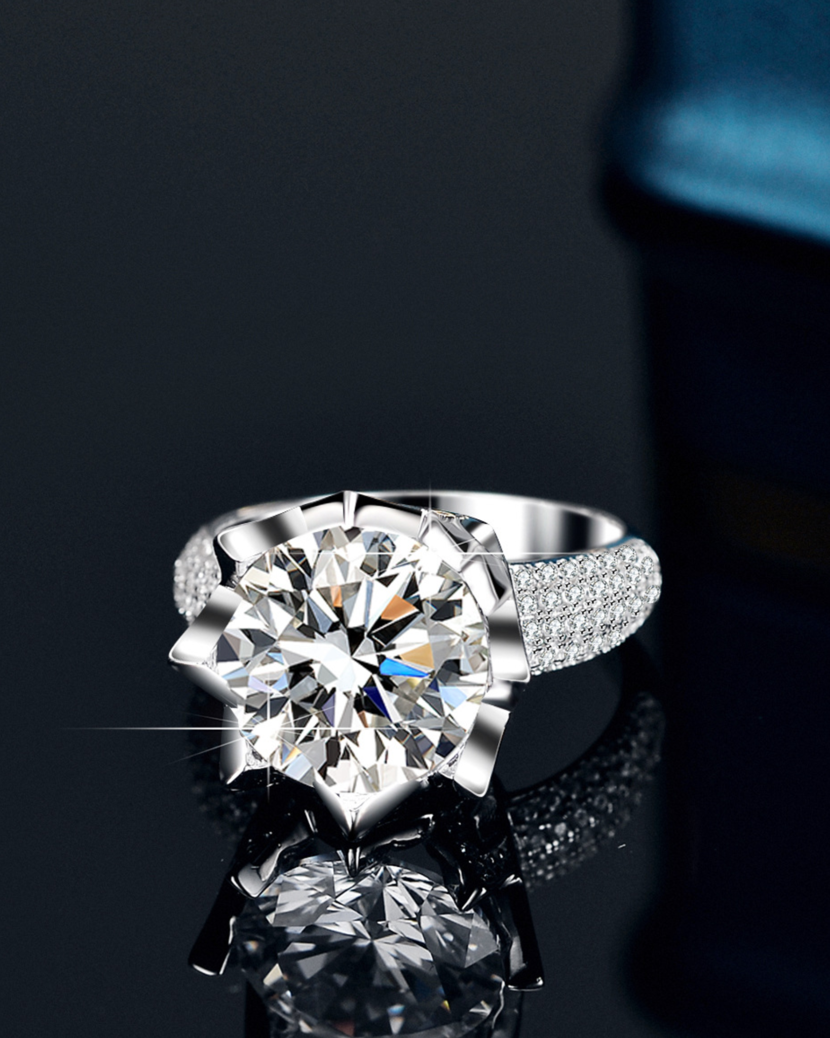 Moissanite Aurora Crown Ring | Ring | Moissanite & 18k Gold – Lunari Jewellery