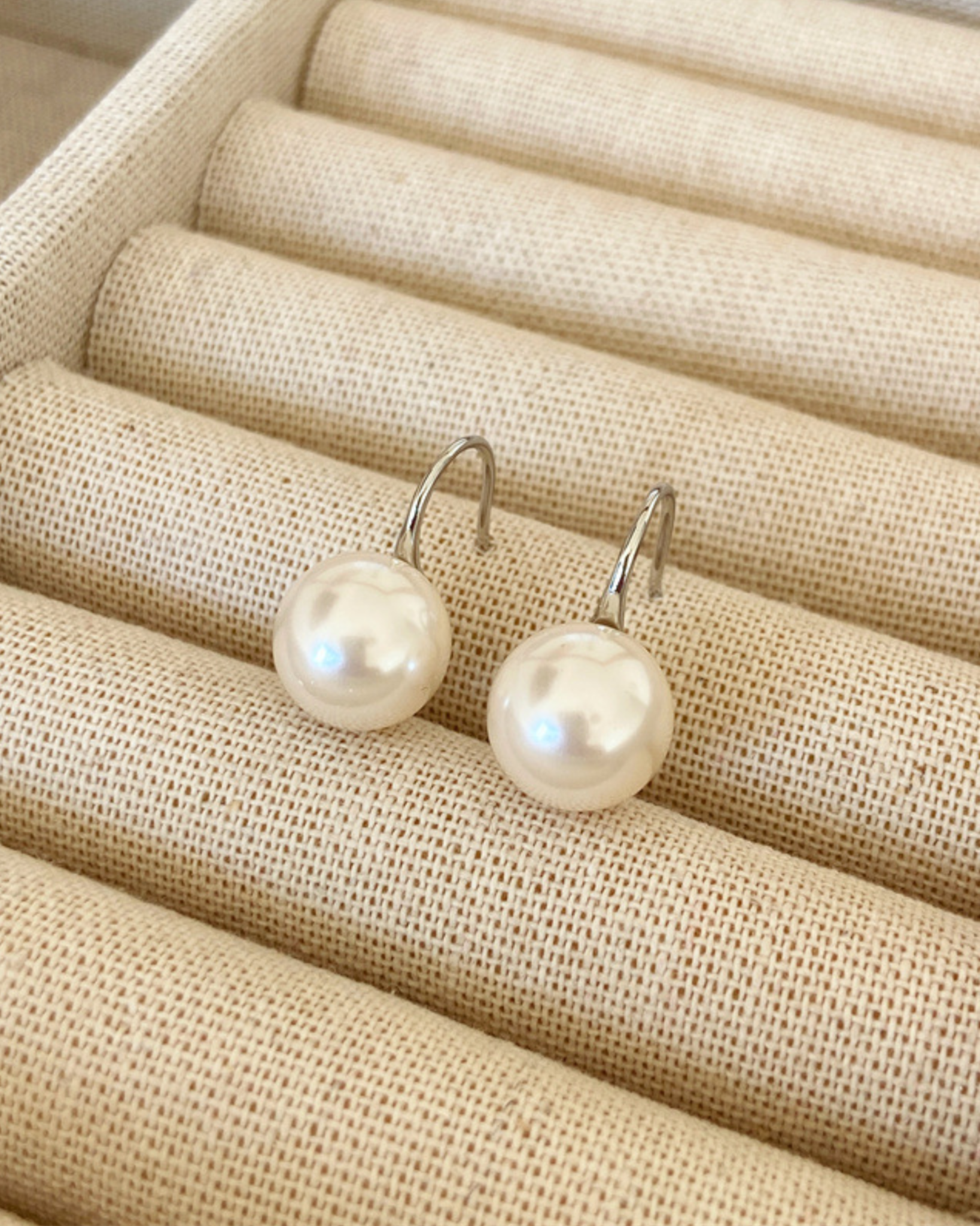 Nimbus Pearl Drops | Earrings | Natural Pearl & 18k Gold – Lunari Jewellery